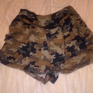 Soft camo shorts
